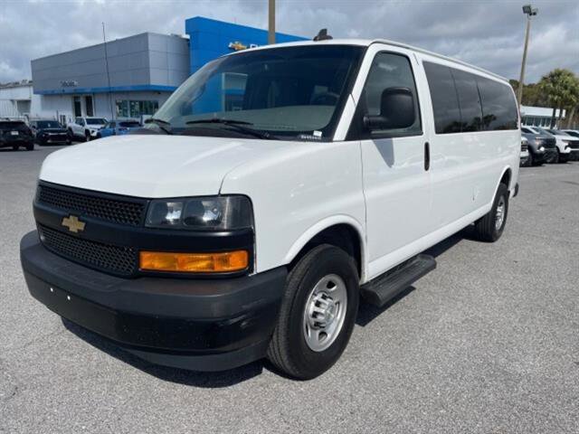 Used 2022 Chevrolet Express 3500 LS image 3