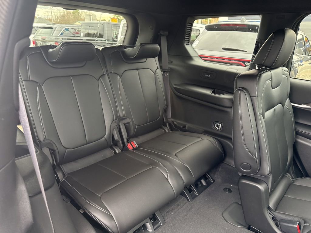 New 2026 Jeep Grand Cherokee L Limited image 30