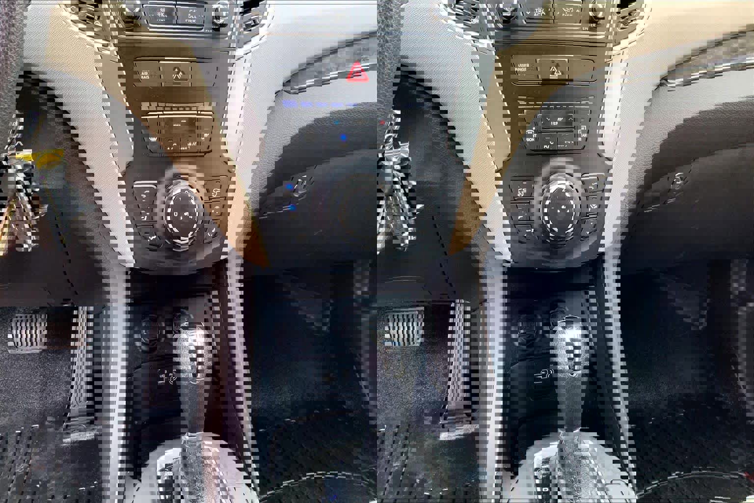 Used 2017 Hyundai Santa Fe Sport w/ Cargo Package AWD/4WD image 32