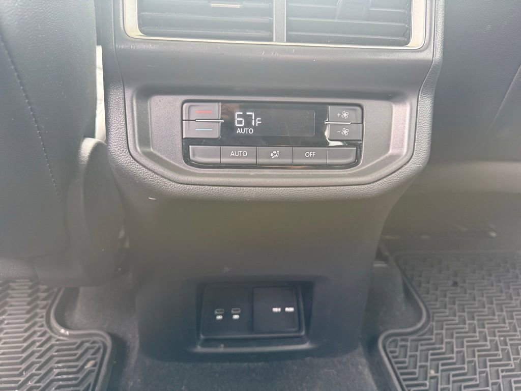 Used 2024 Volkswagen Atlas Peak Edition SE image 23