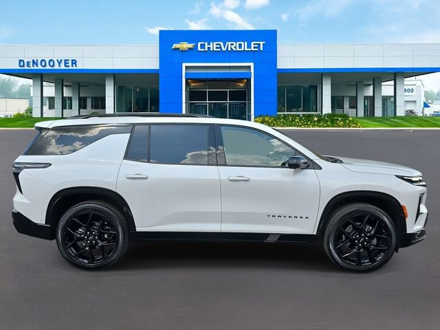 Used 2024 Chevrolet Traverse RS image 4