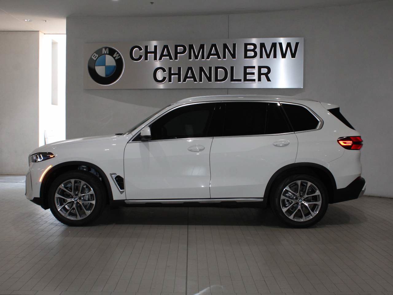 Certified 2026 BMW X5 sDrive40i RWD image 3