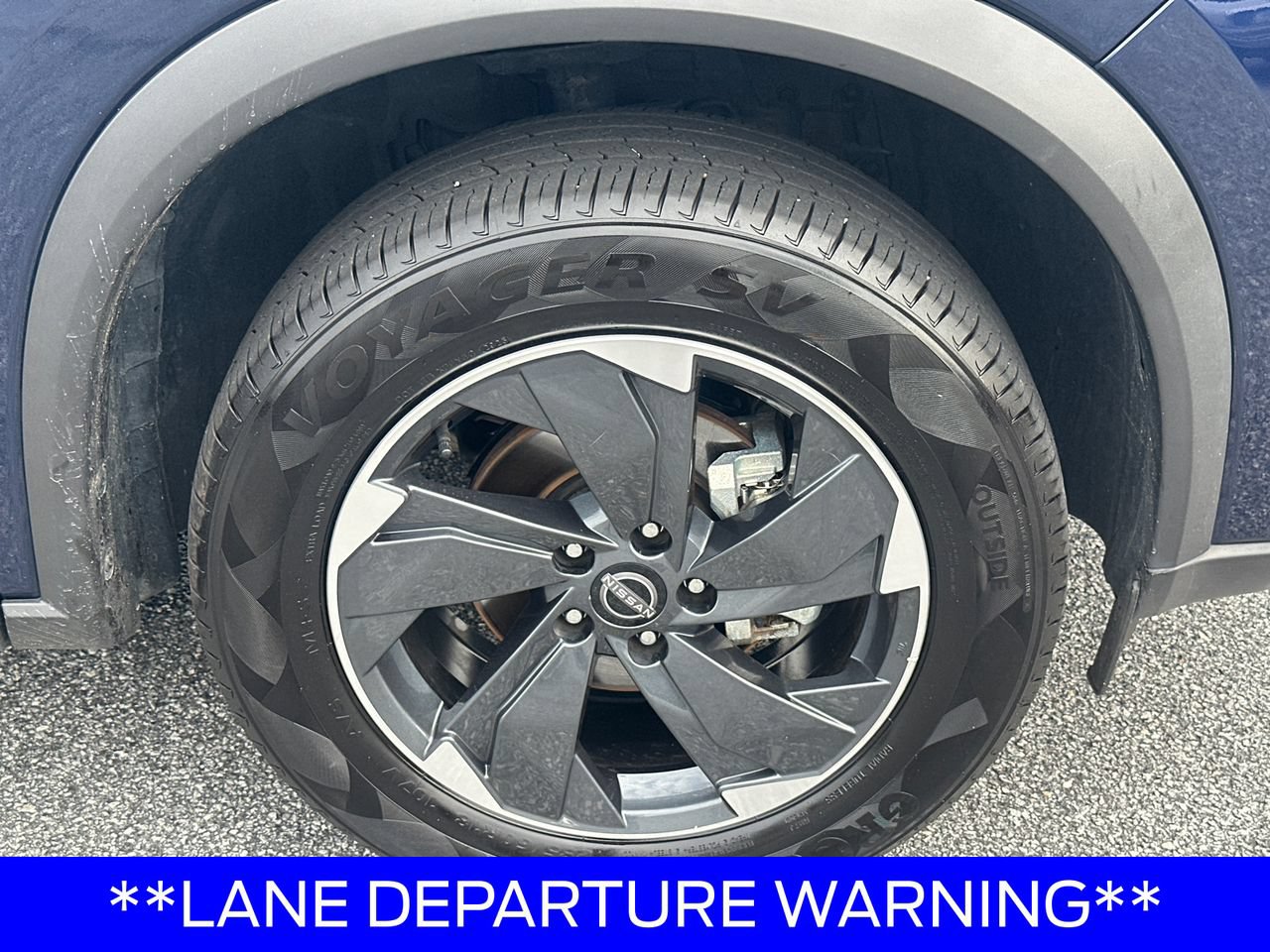 Used 2025 Nissan Rogue SV AWD/4WD image 14