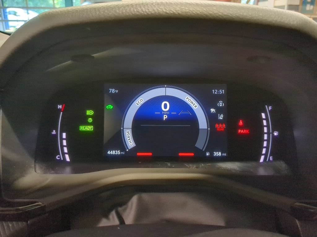 Used 2025 Toyota Camry SE FWD image 16