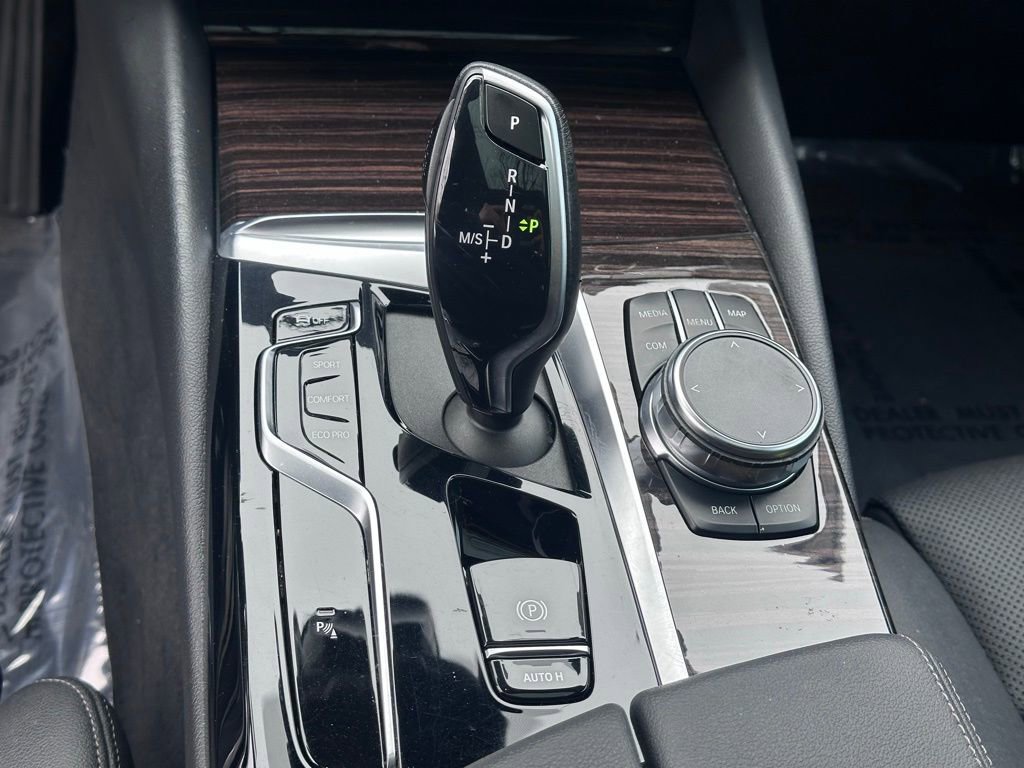 Used 2023 BMW 530i xDrive w/ Premium Package image 18