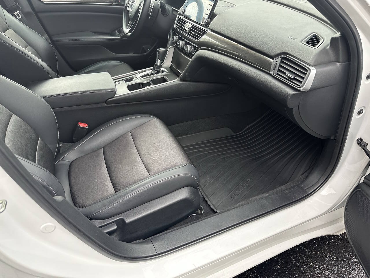 Used 2018 Honda Accord Sport image 5