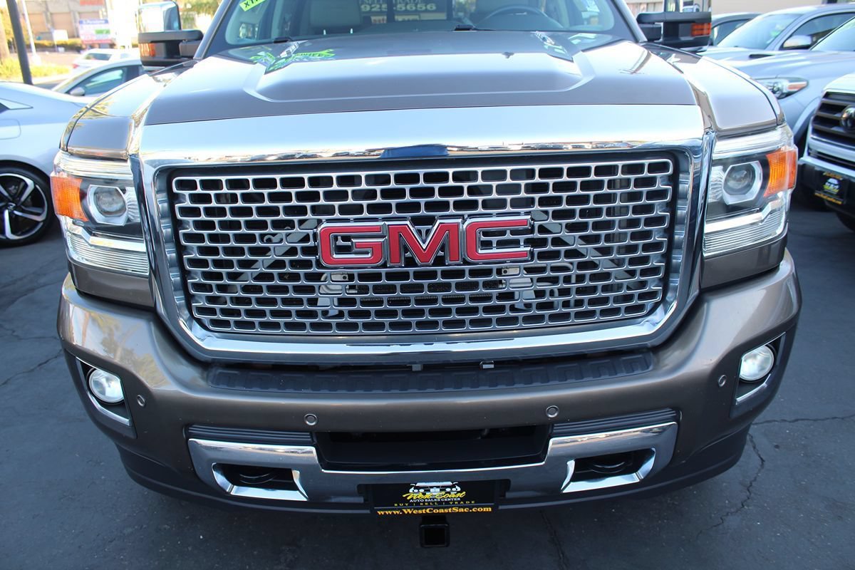 Used 2015 GMC Sierra 3500 Denali w/ Duramax Plus Package AWD/4WD image 9