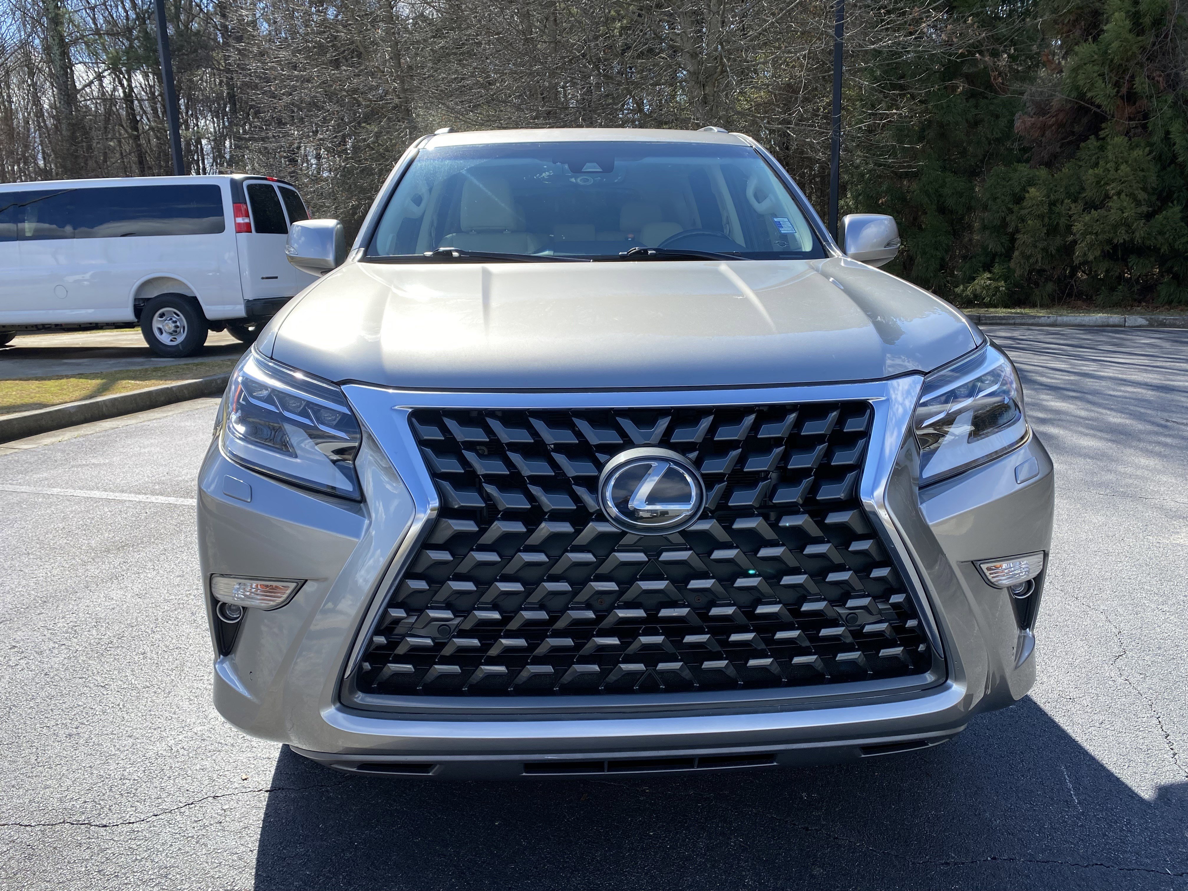 Used 2020 Lexus GX 460 Premium w/ Premium Package image 3
