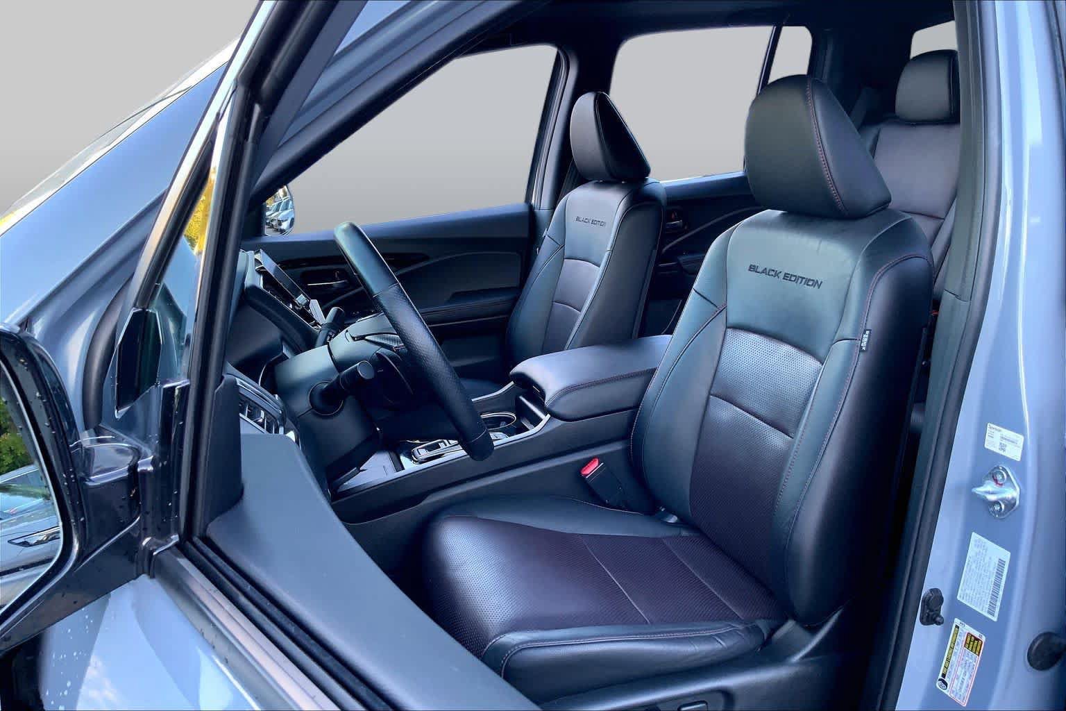 Certified 2025 Honda Ridgeline Black Edition image 9