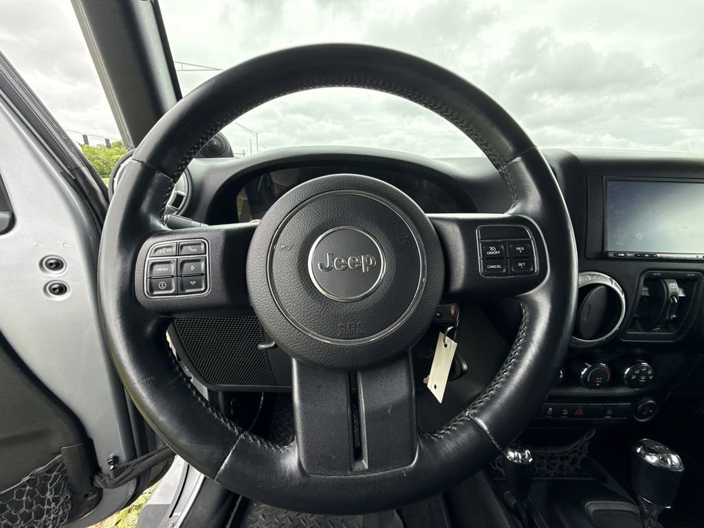 Used 2014 Jeep Wrangler Unlimited Sahara w/ Connectivity Group AWD/4WD image 23