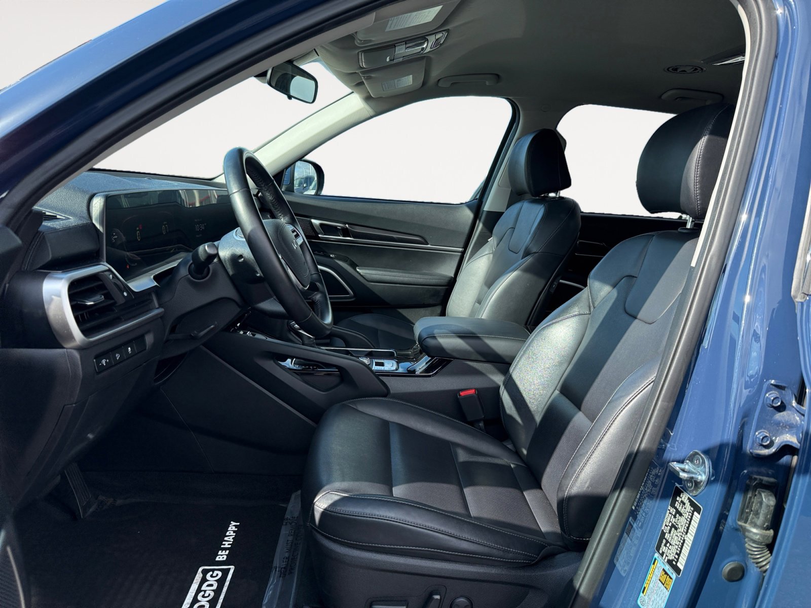 Used 2023 Kia Telluride S image 10