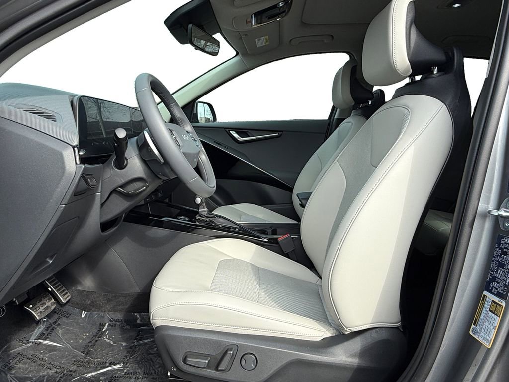 Certified 2025 Kia Niro EX Touring image 9