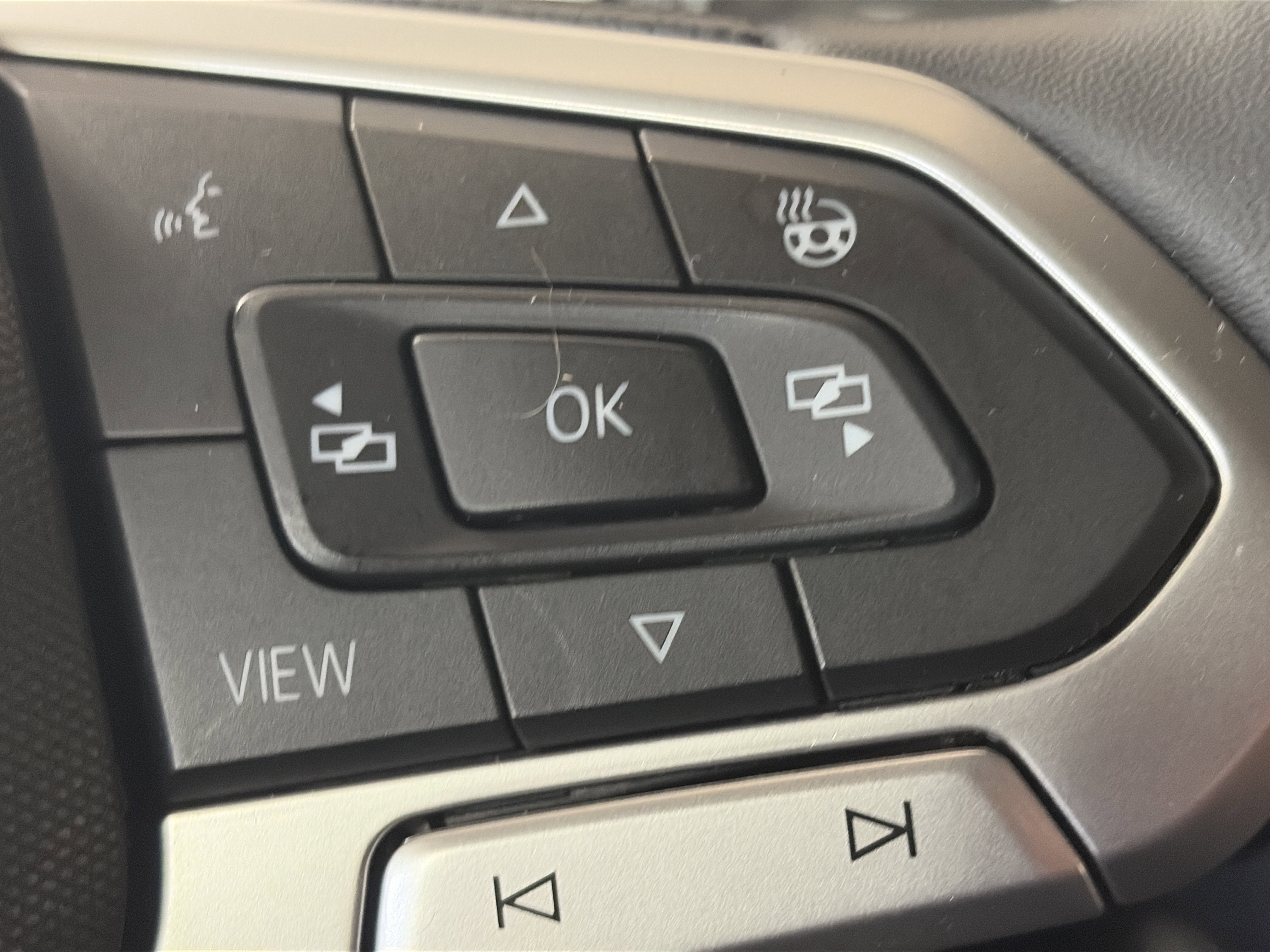 Used 2022 Volkswagen Taos S w/ IQ Drive S Package image 18