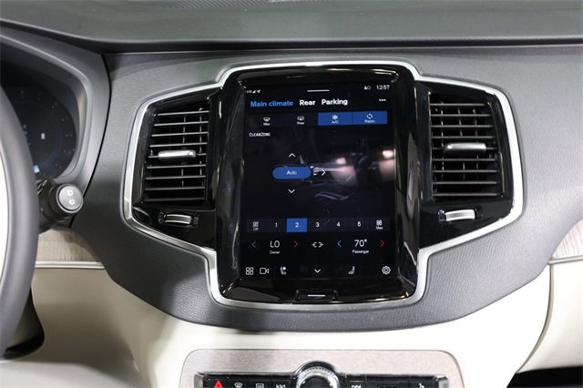 Used 2025 Volvo XC90 B6 Plus w/ Protection Package Premier image 35