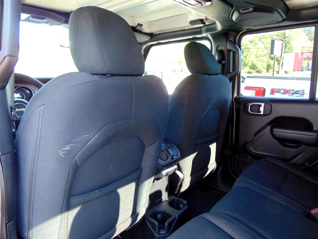 Used 2023 Jeep Gladiator Sport image 12