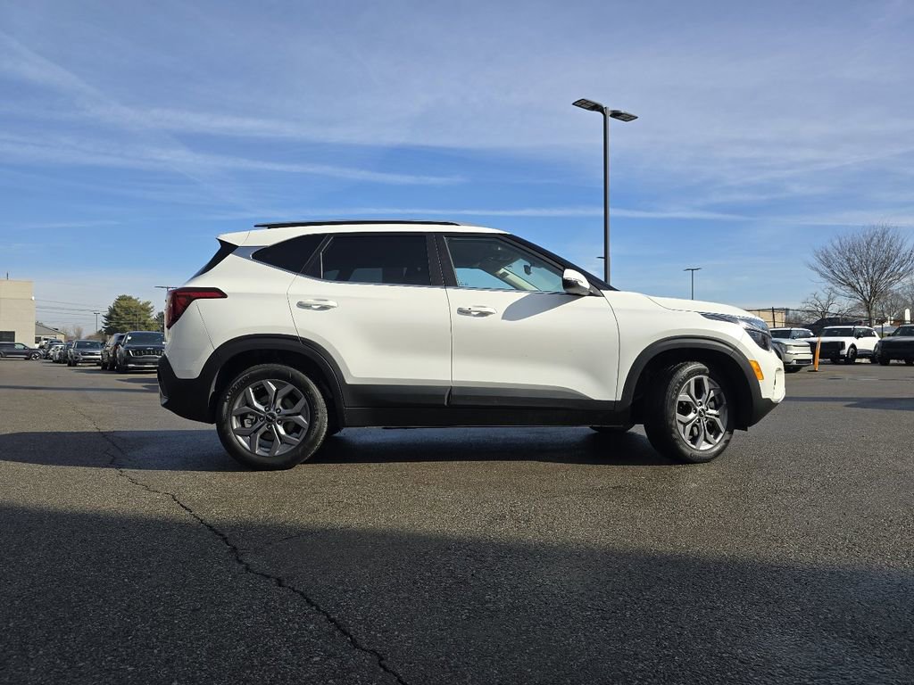 Used 2024 Kia Seltos S image 17