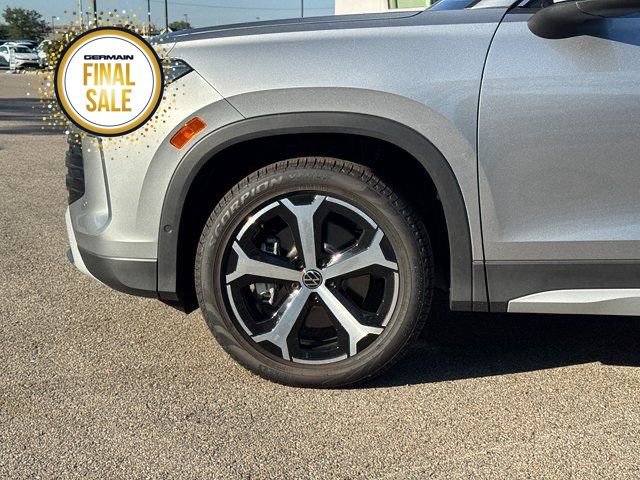 New 2025 Volkswagen Tiguan SE image 9