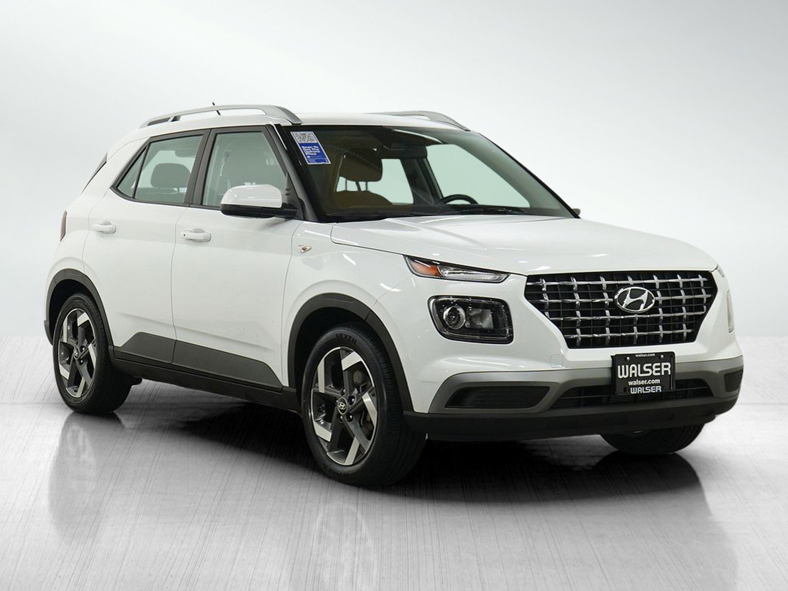 Used 2024 Hyundai Venue SEL FWD image 7