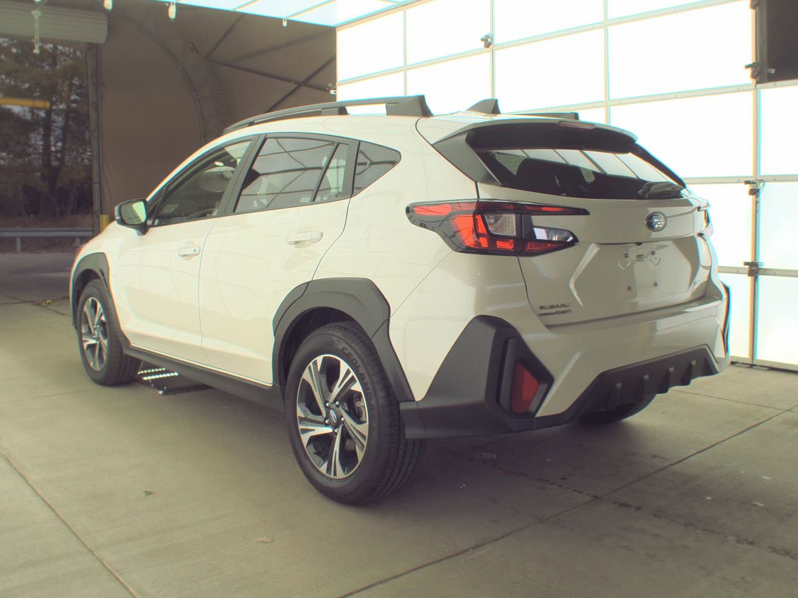 Used 2025 Subaru Crosstrek 2.0i Premium image 8