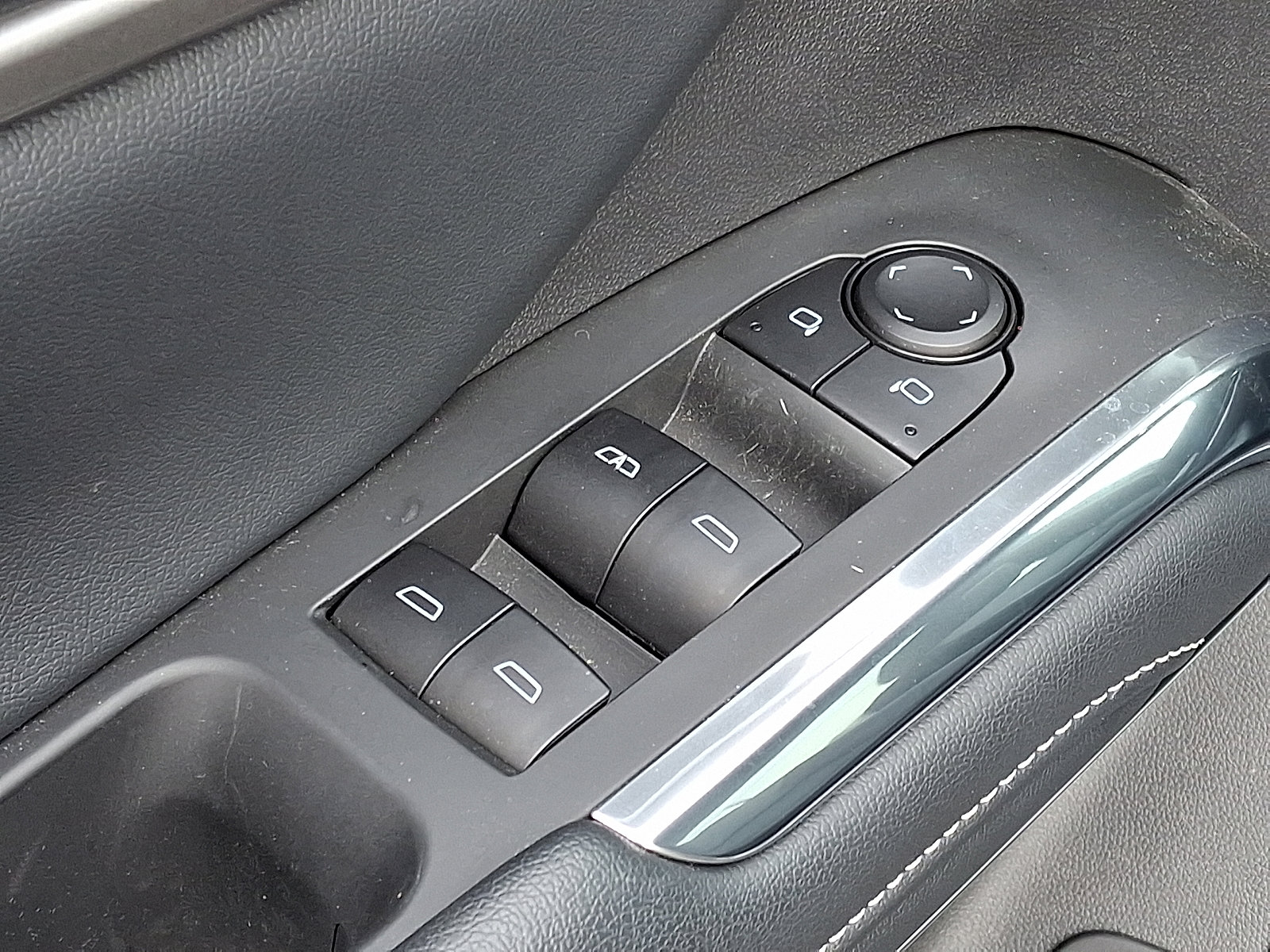 Certified 2025 Chevrolet Traverse LT image 15