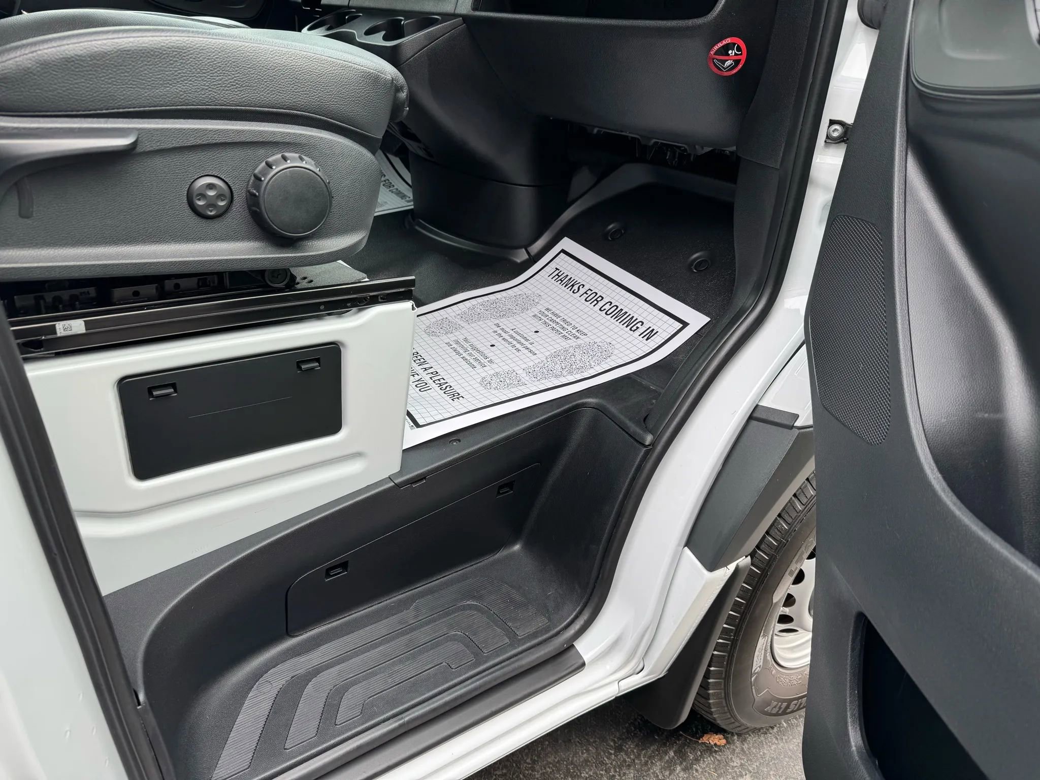 Used 2023 Mercedes-Benz Sprinter 2500 image 25