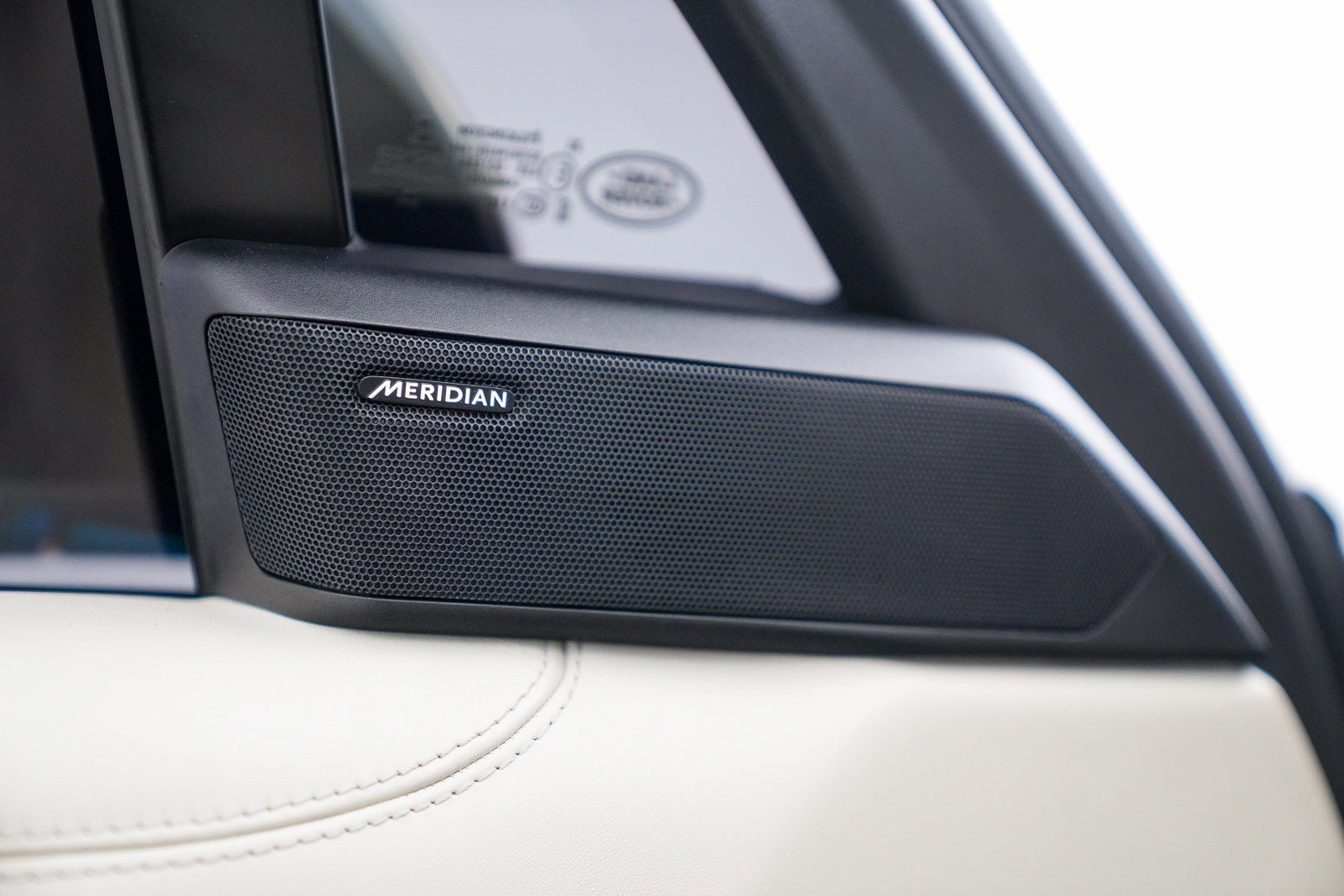 Used 2023 Land Rover Range Rover SE image 20