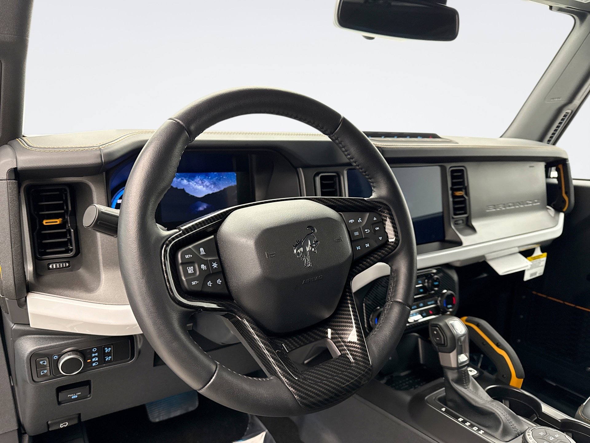 Used 2024 Ford Bronco Badlands image 10