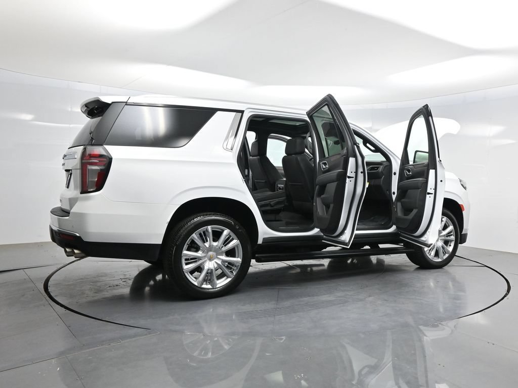 Used 2022 Chevrolet Tahoe High Country w/ Premium Package 2 AWD/4WD image 4