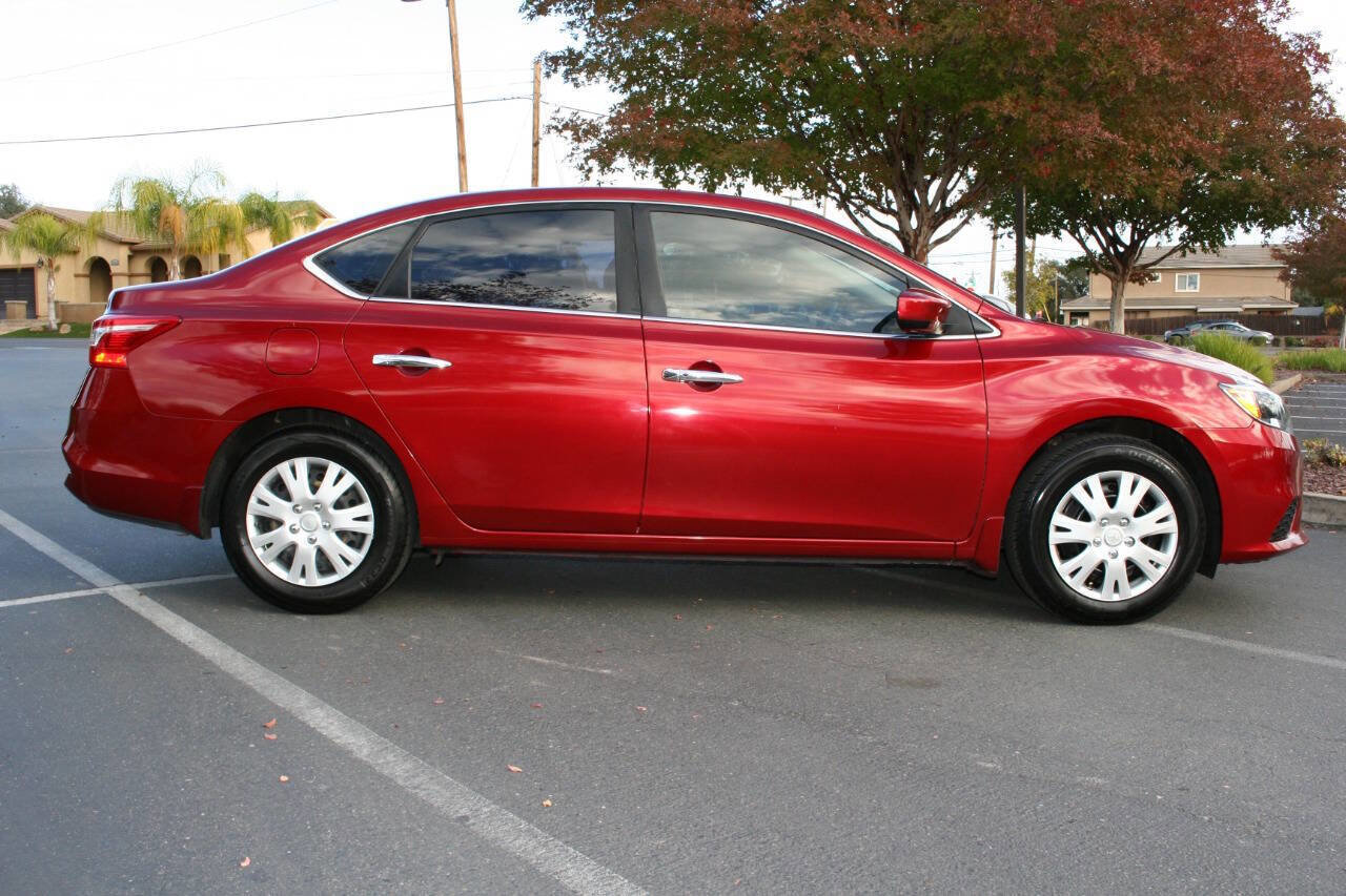 Used 2019 Nissan Sentra SV image 3
