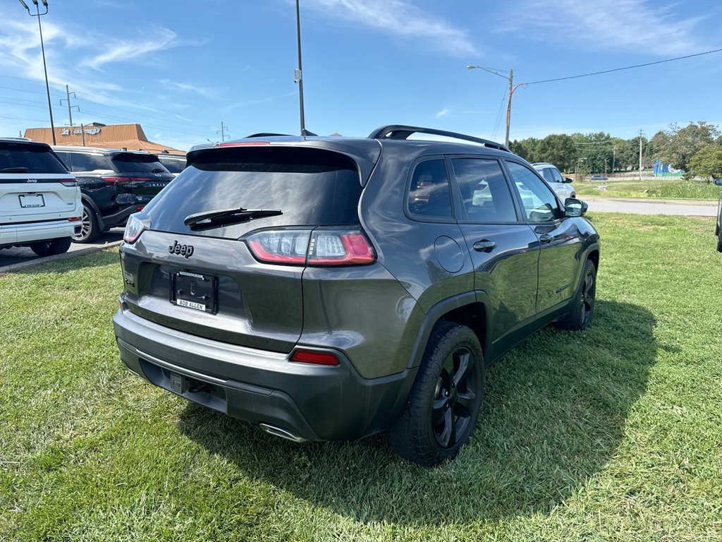 Used 2022 Jeep Cherokee Latitude Lux w/ Sun & Sound Group AWD/4WD image 13