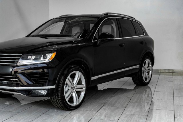 Used 2017 Volkswagen Touareg Executive AWD/4WD image 65