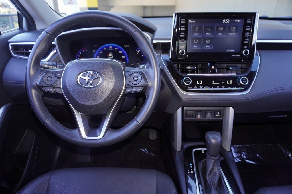 Certified 2022 Toyota Corolla Cross XLE image 11