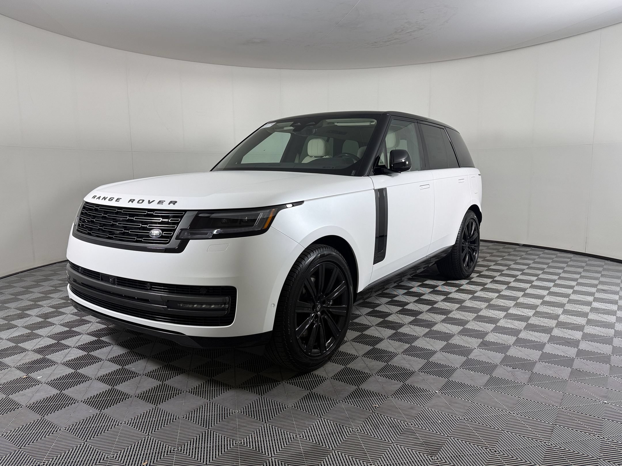 New 2027 Land Rover Range Rover SE