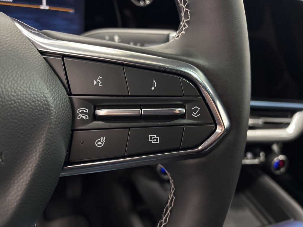 Used 2024 Chevrolet Equinox EV LT image 22