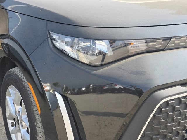 Certified 2025 Kia Soul LX w/ LX Technology Package FWD image 4
