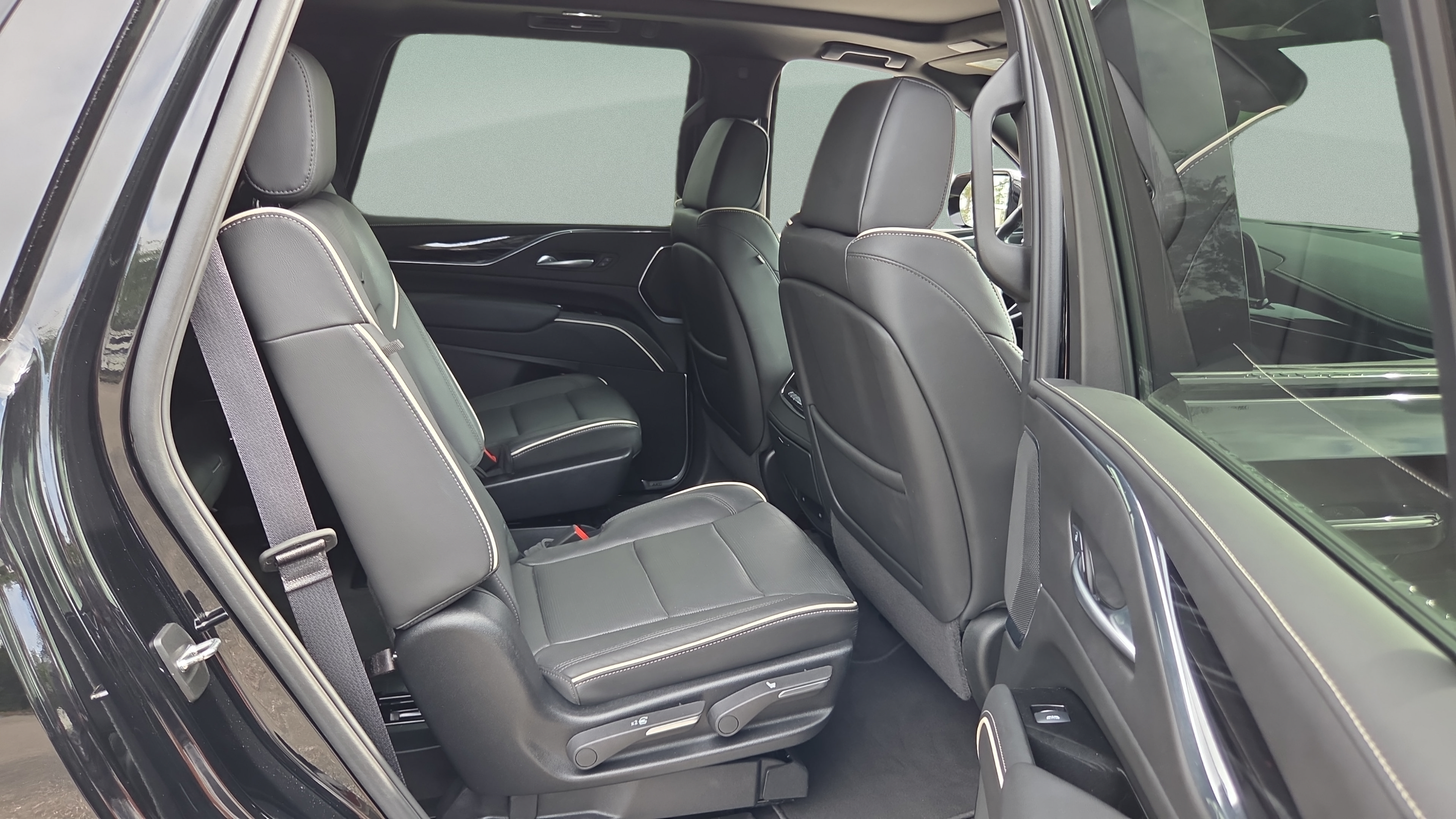 Certified 2024 Cadillac Escalade Sport RWD image 14