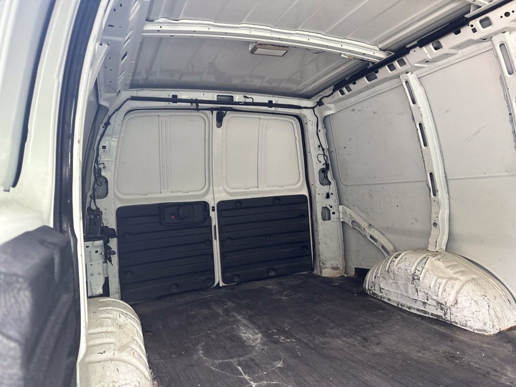 Used 2011 Chevrolet Express 3500 RWD image 20