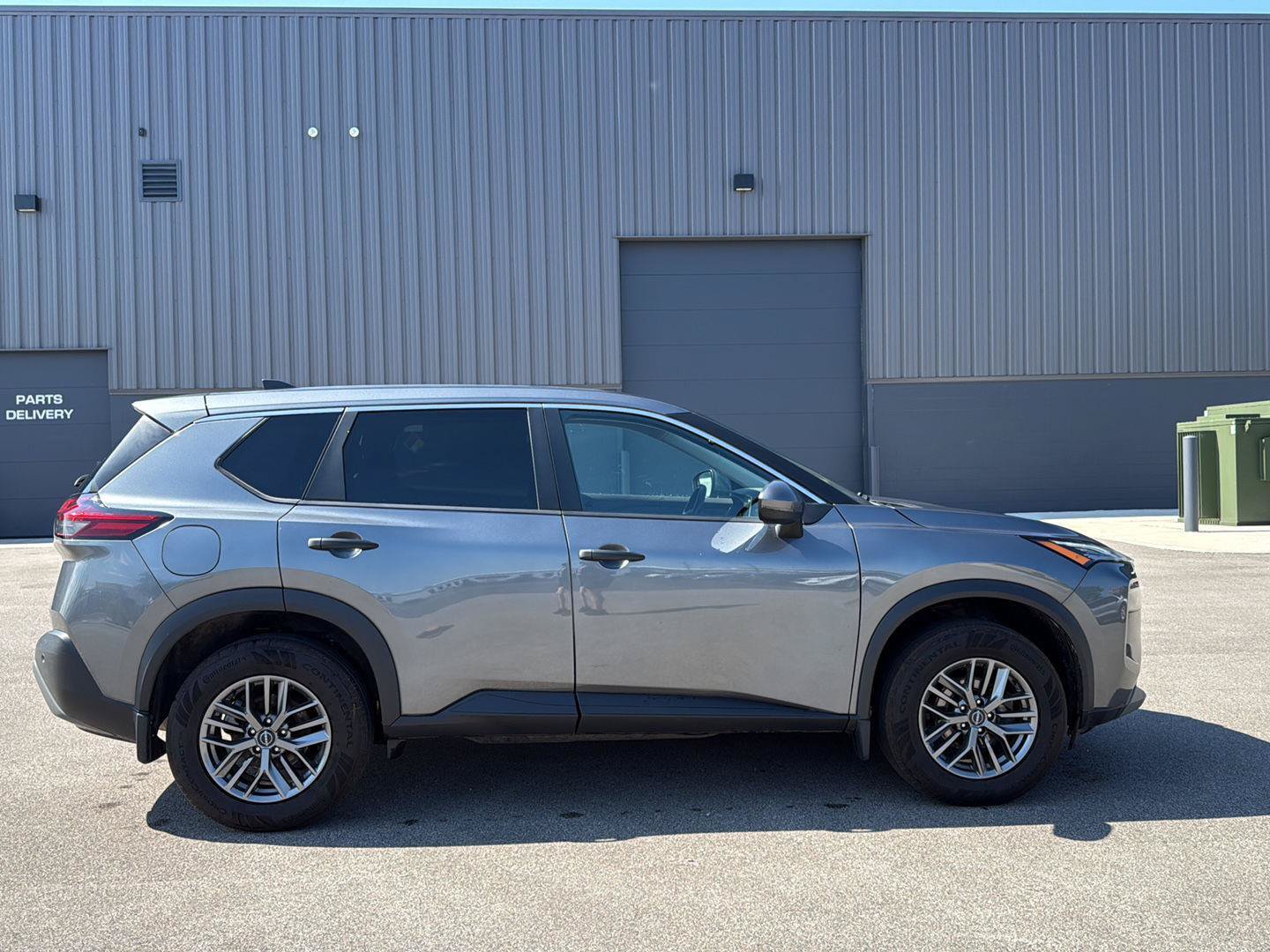 Used 2022 Nissan Rogue S AWD/4WD image 2