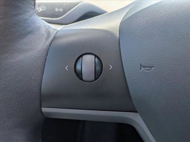 Used 2021 Tesla Model Y Long Range AWD/4WD image 11
