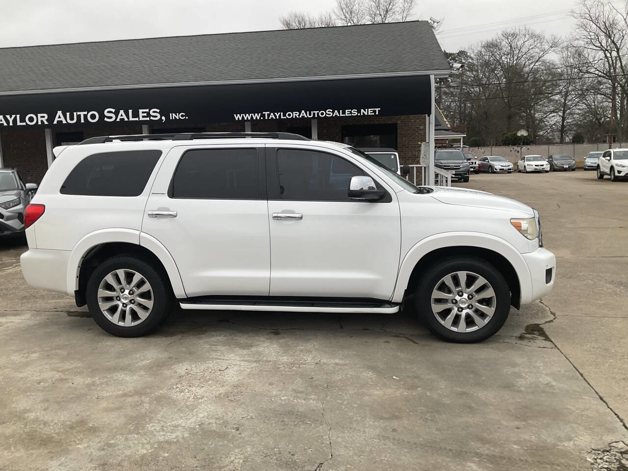 Used 2013 Toyota Sequoia Limited RWD image 2