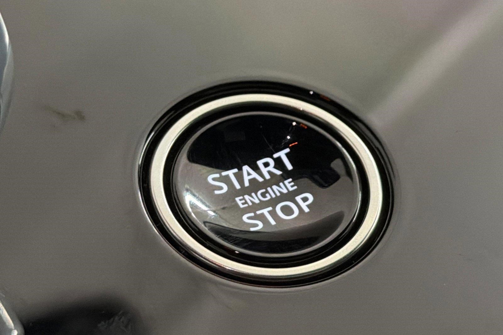 Used 2025 Land Rover Range Rover Sport SE image 35