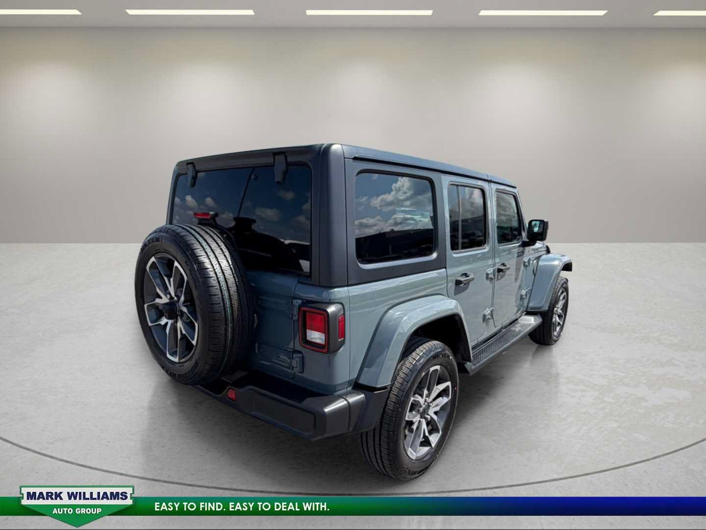 Used 2024 Jeep Wrangler Unlimited w/ Convenience Group AWD/4WD image 10
