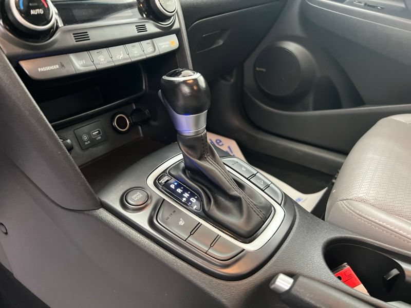 Used 2019 Hyundai Kona Limited FWD image 31
