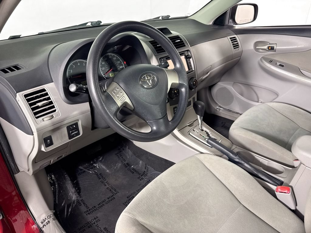 Used 2013 Toyota Corolla LE FWD image 9