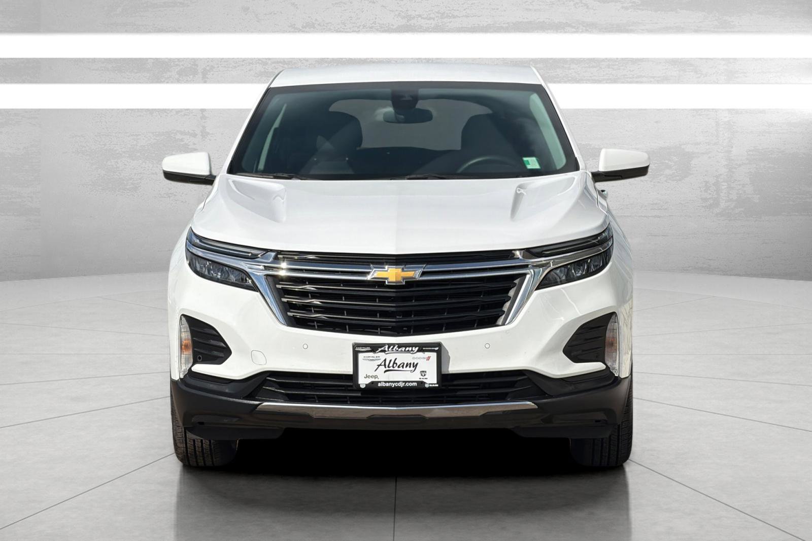 Used 2024 Chevrolet Equinox LT AWD/4WD image 3