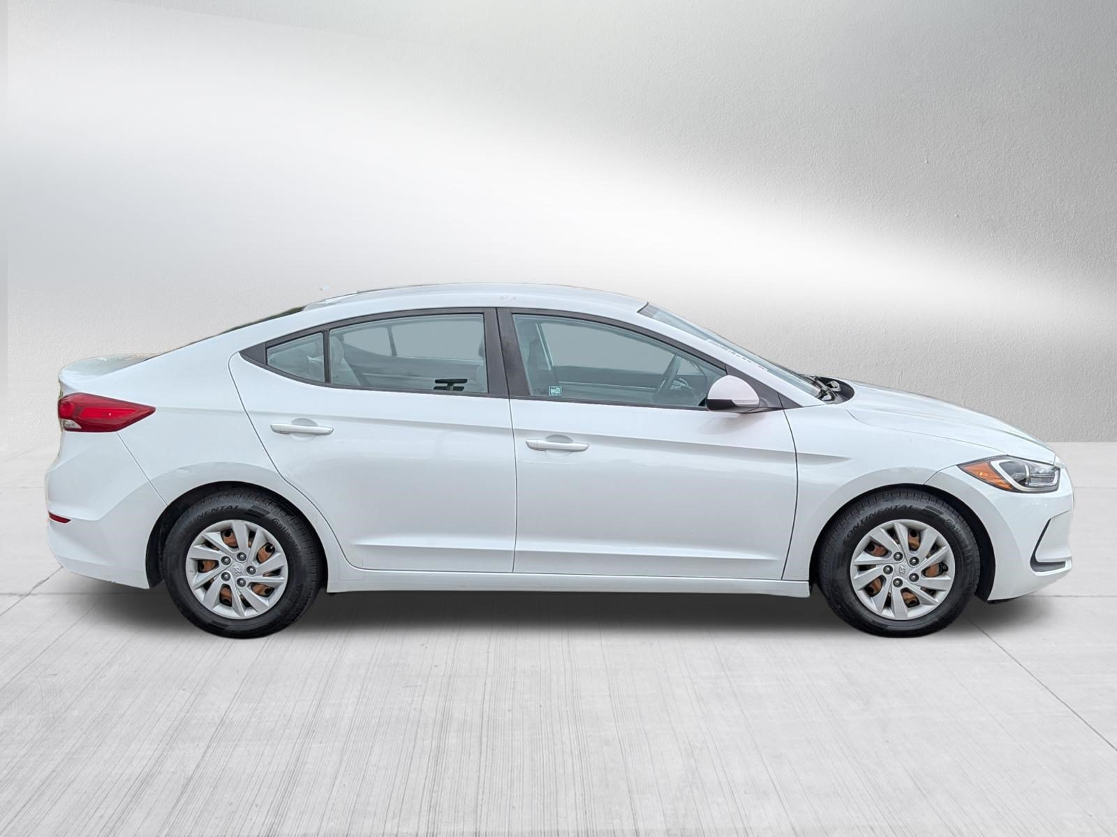 Used 2017 Hyundai Elantra SE FWD image 8