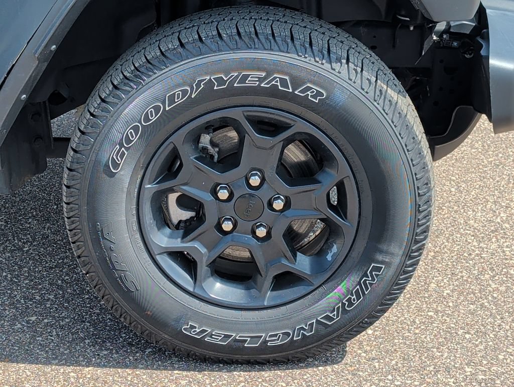 Used 2023 Jeep Wrangler Unlimited w/ Cold Weather Group AWD/4WD image 14