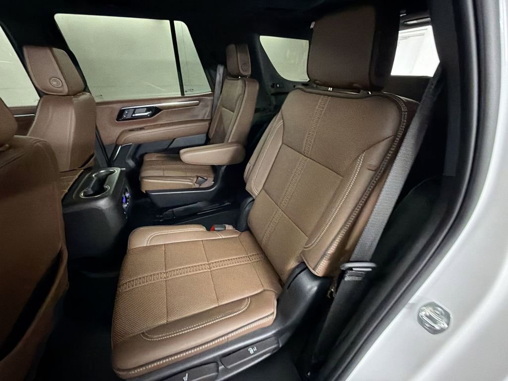 Used 2025 Chevrolet Tahoe High Country RWD image 26