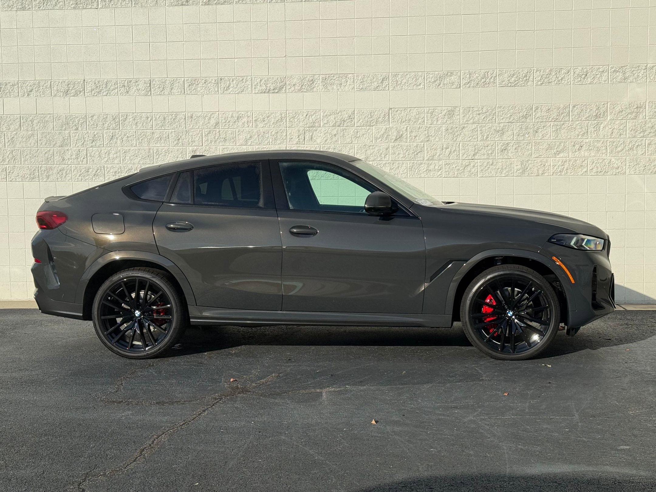 New 2026 BMW X6 xDrive40i image 7