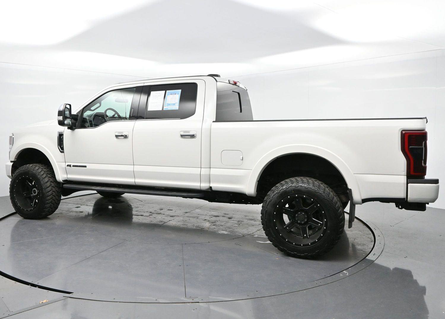 Used 2021 Ford F350 Platinum w/ Tremor Off-Road Package image 4